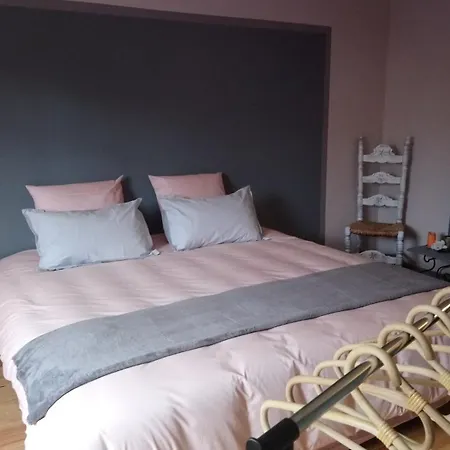 Blue Lagoon Spas מלון מונטובן